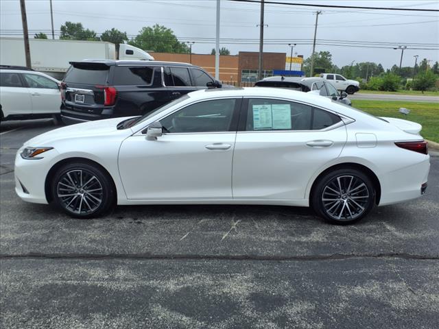 2022 Lexus ES 250 Base
