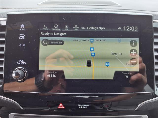 2021 Honda Pilot Touring w/Rear Captain's Chairs