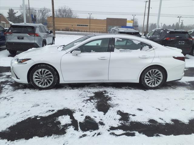2022 Lexus ES 350 Ultra Luxury