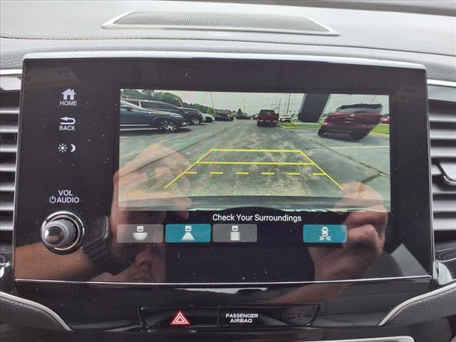 2021 Honda Pilot Touring w/Rear Captain's Chairs