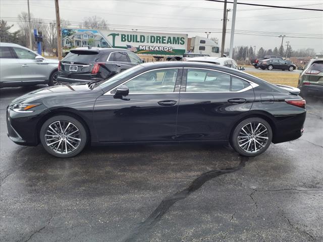 2024 Lexus ES 300h Base