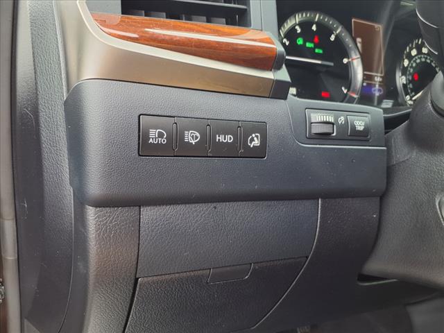 2021 Lexus LX 570 Three-Row