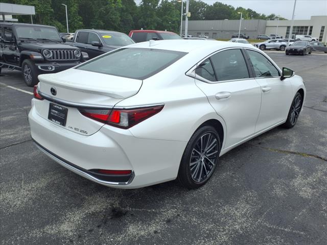 2022 Lexus ES 250 Base