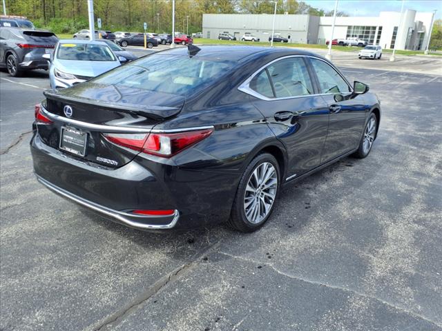 2020 Lexus ES 300h Base