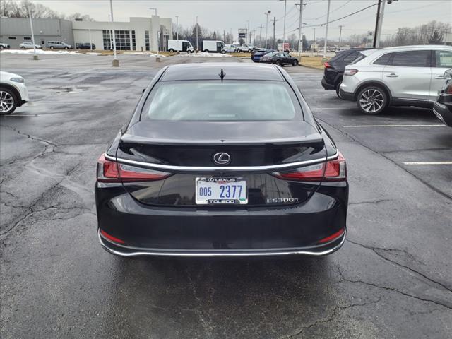 2024 Lexus ES 300h Base