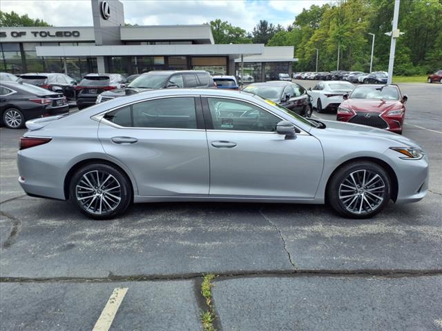 2022 Lexus ES 350 Base