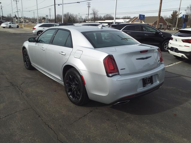 2023 Chrysler 300 Touring L