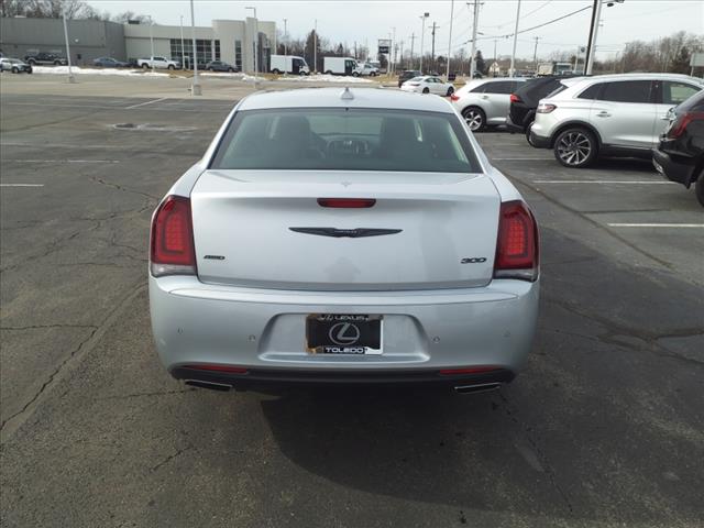 2023 Chrysler 300 Touring L