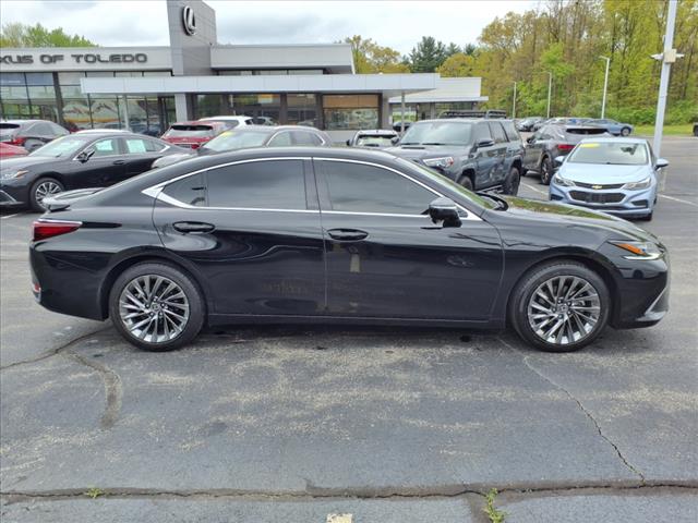 2024 Lexus ES 300h Ultra Luxury