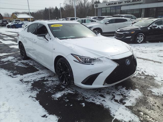 2022 Lexus ES 300h F SPORT