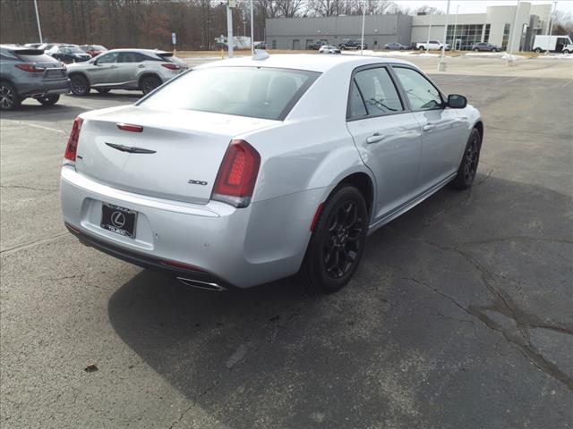 2023 Chrysler 300 Touring L