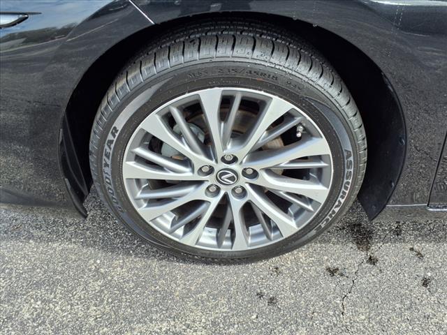 2020 Lexus ES 300h Base