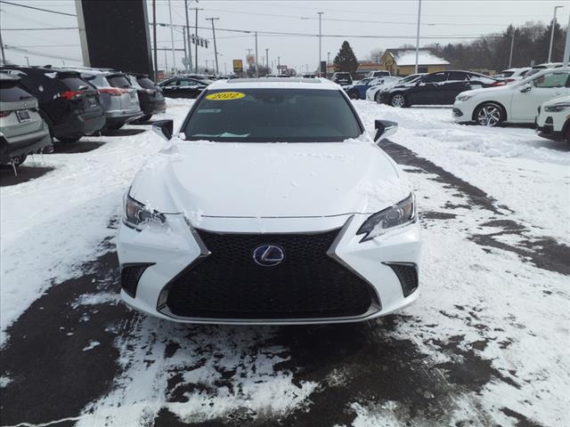 2022 Lexus ES 300h F SPORT