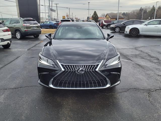 2024 Lexus ES 300h Base