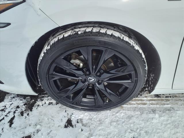 2022 Lexus ES 300h F SPORT