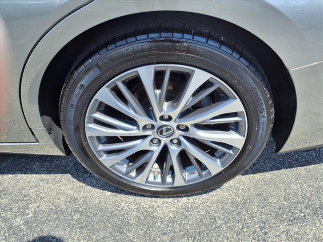 2019 Lexus ES 350 Base