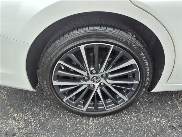 2022 Lexus ES 250 Base
