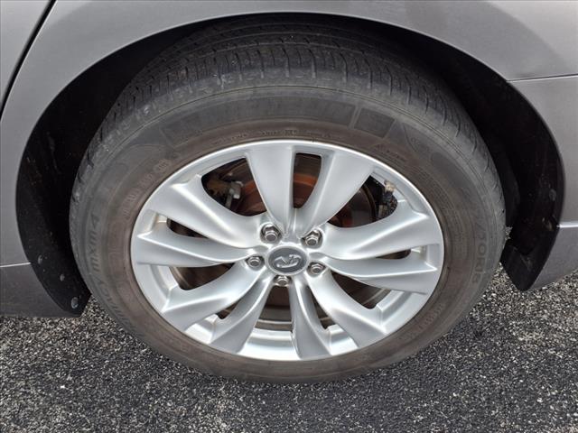 2011 INFINITI M37 x