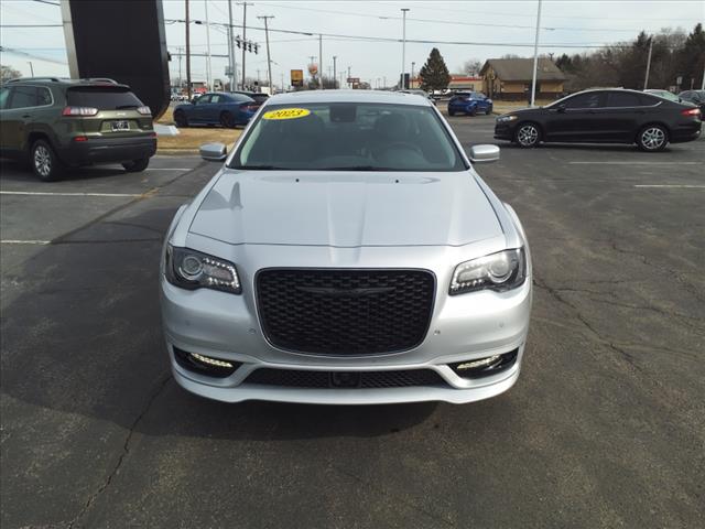 2023 Chrysler 300 Touring L