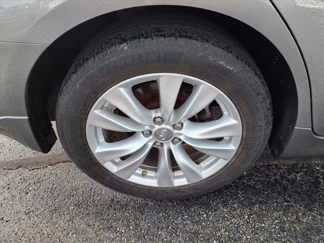 2011 INFINITI M37 x