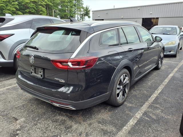 2020 Buick Regal TourX Essence