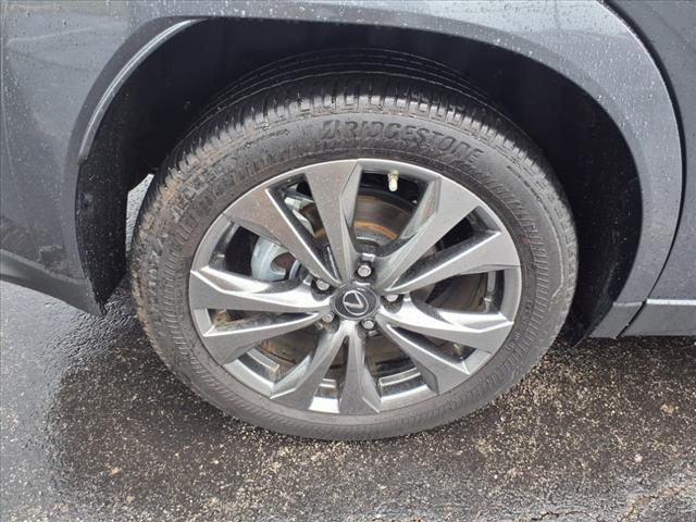 2024 Lexus UX 250h F SPORT Handling