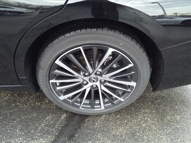 2024 Lexus ES 300h Base