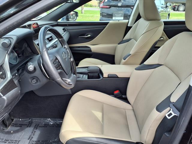 2020 Lexus ES 300h Base