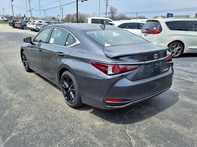2025 Lexus ES 300h 300h