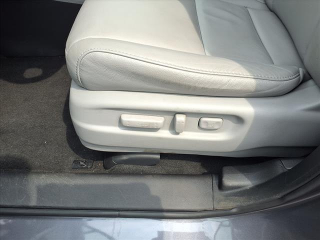 2021 Honda Pilot Touring w/Rear Captain's Chairs