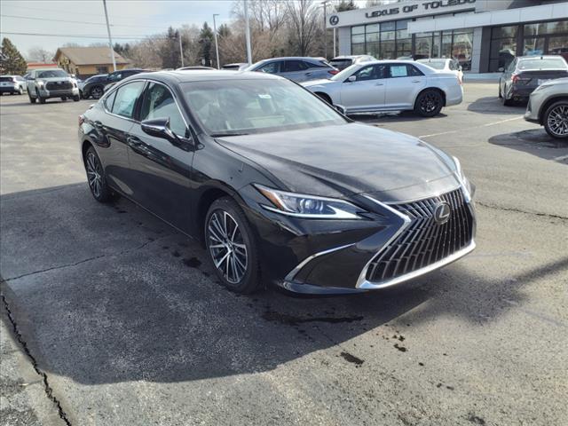 2025 Lexus ES 300h 300h