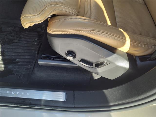 2024 Volvo XC90 B6 Ultimate Bright Theme 7P