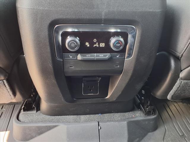 2025 GMC Yukon XL Elevation