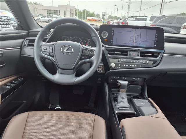 2022 Lexus ES 250 Base
