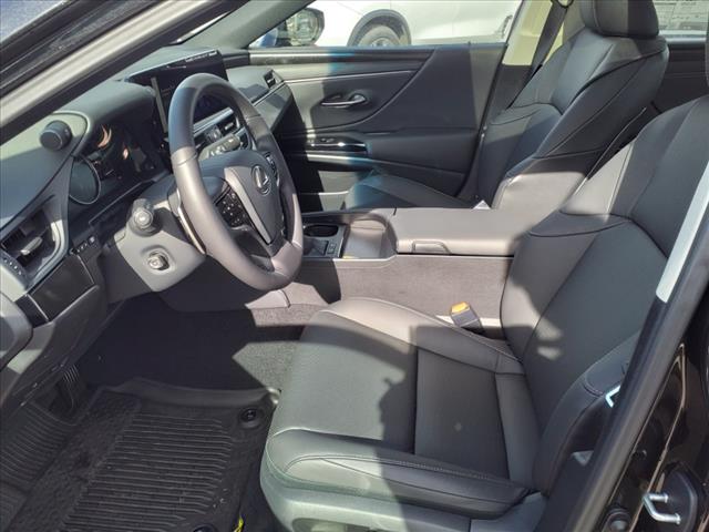2025 Lexus ES 300h 300h