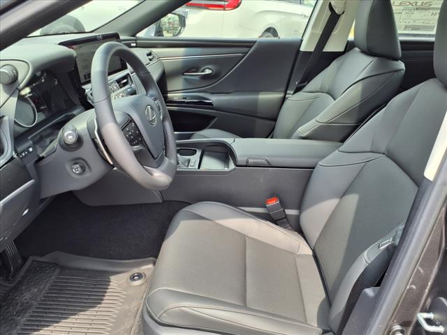 2025 Lexus ES 300h 300h