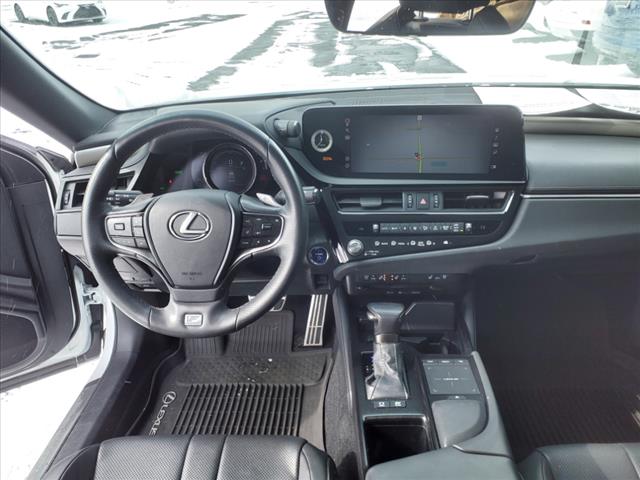 2022 Lexus ES 300h F SPORT