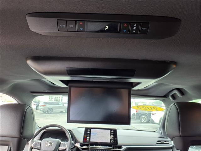 2022 Toyota Sienna XSE 7-Passenger