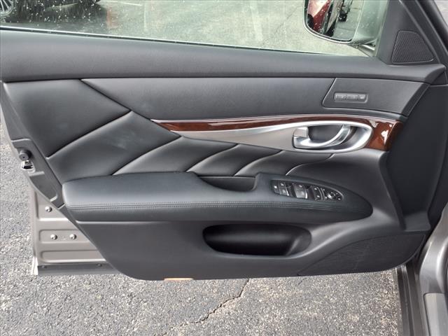 2011 INFINITI M37 x