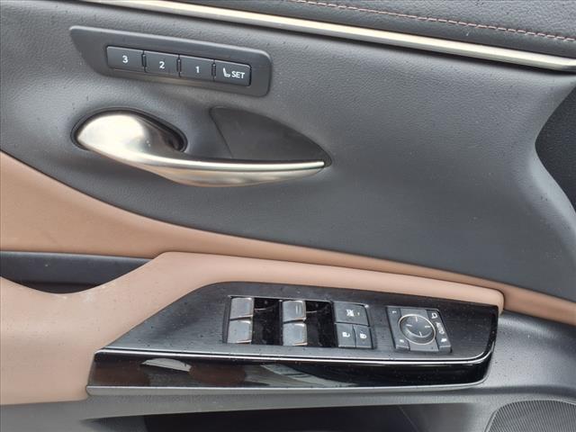 2022 Lexus ES 250 Base