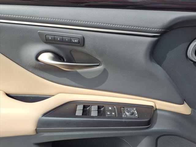 2020 Lexus ES 300h Base