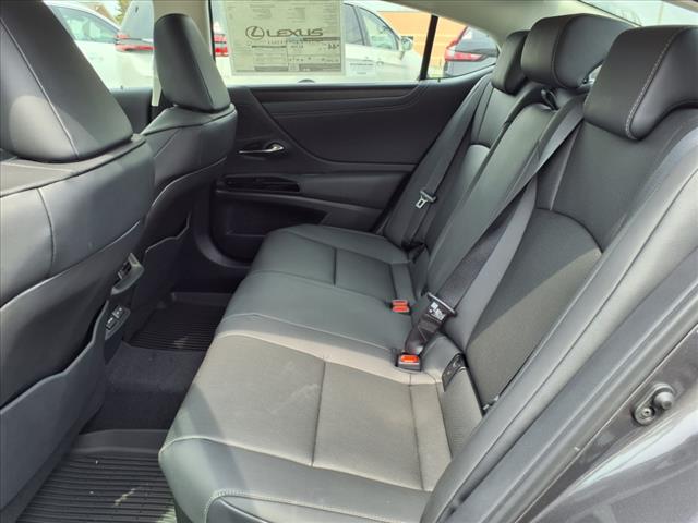 2025 Lexus ES 300h 300h