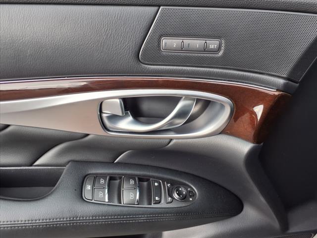 2011 INFINITI M37 x