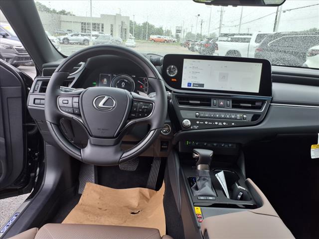 2025 Lexus ES 300h 300h Luxury