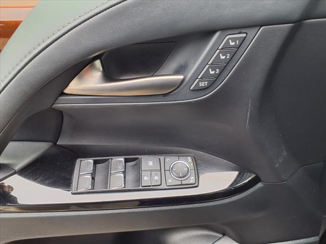 2021 Lexus LX 570 Three-Row