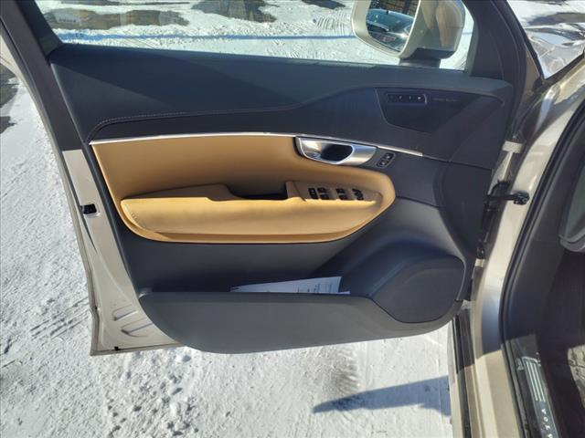 2024 Volvo XC90 B6 Ultimate Bright Theme 7P