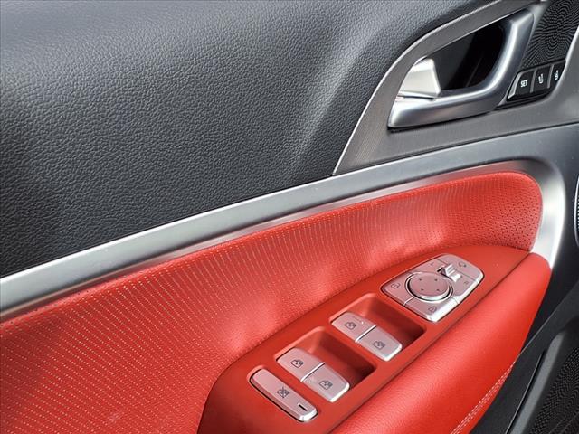 2025 Genesis G70 SEVILLA RED/OBSIDIAN BLAC
