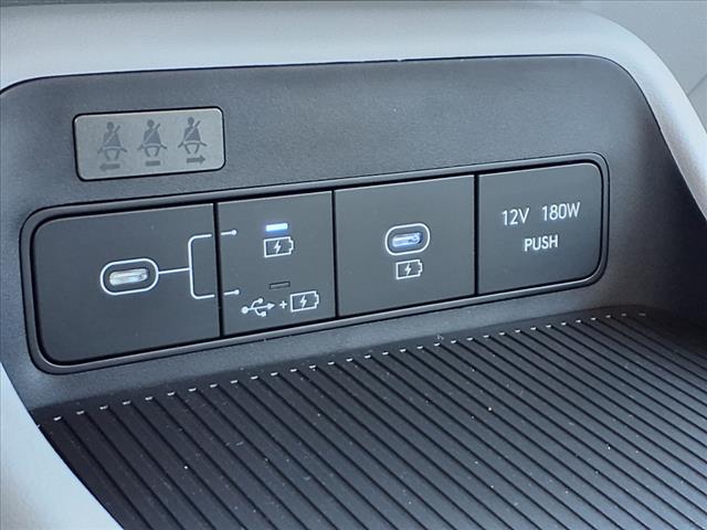 2025 Hyundai KONA SE