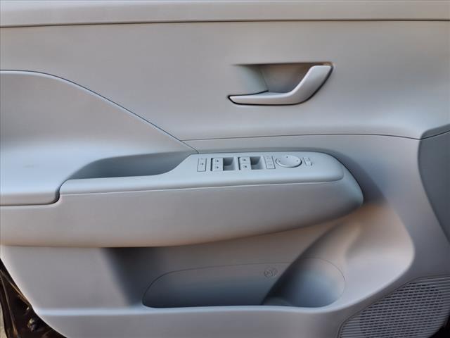 2025 Hyundai KONA SE