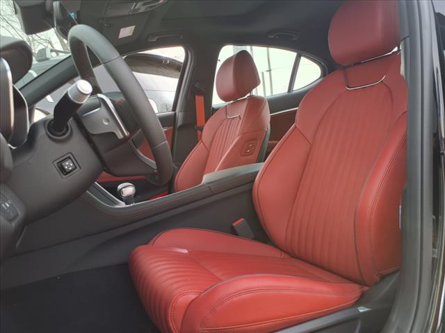 2025 Genesis G70 SEVILLA RED/OBSIDIAN BLAC